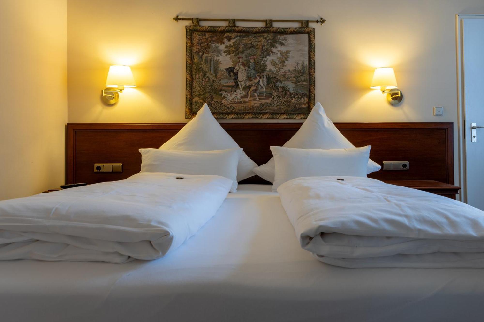 Hotel Weisses Haus Бад Кисинген Екстериор снимка