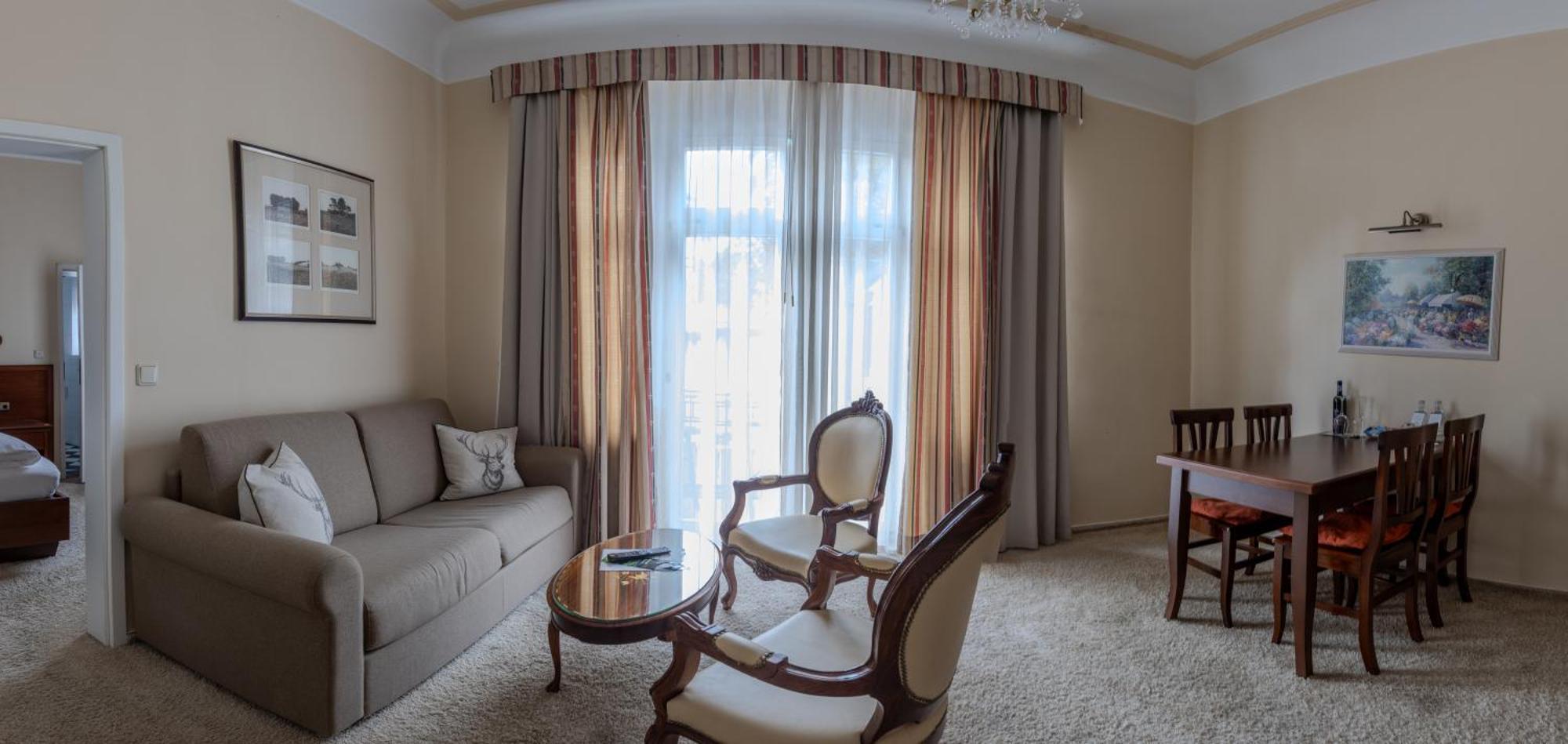 Hotel Weisses Haus Бад Кисинген Екстериор снимка
