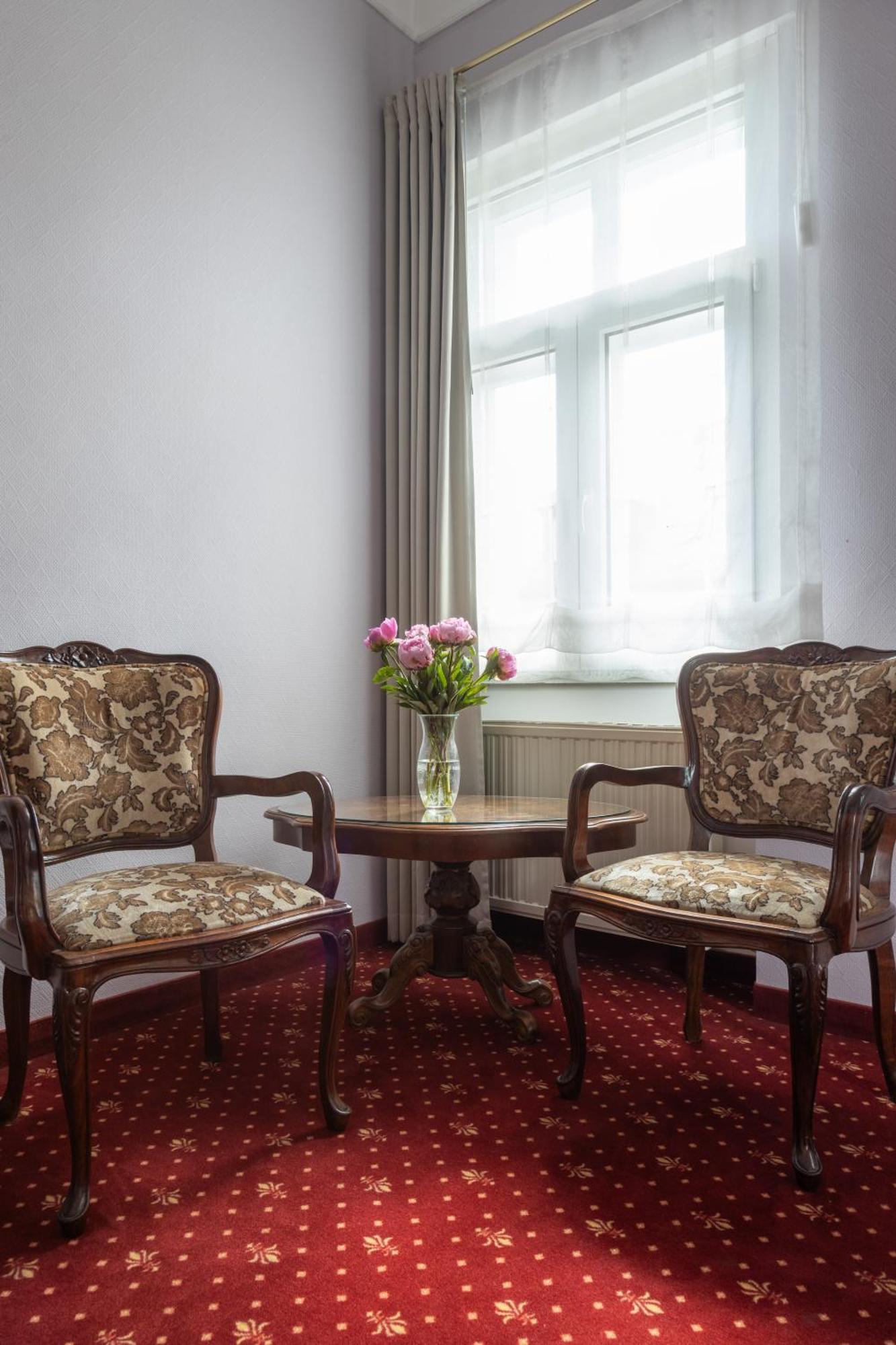 Hotel Weisses Haus Бад Кисинген Екстериор снимка