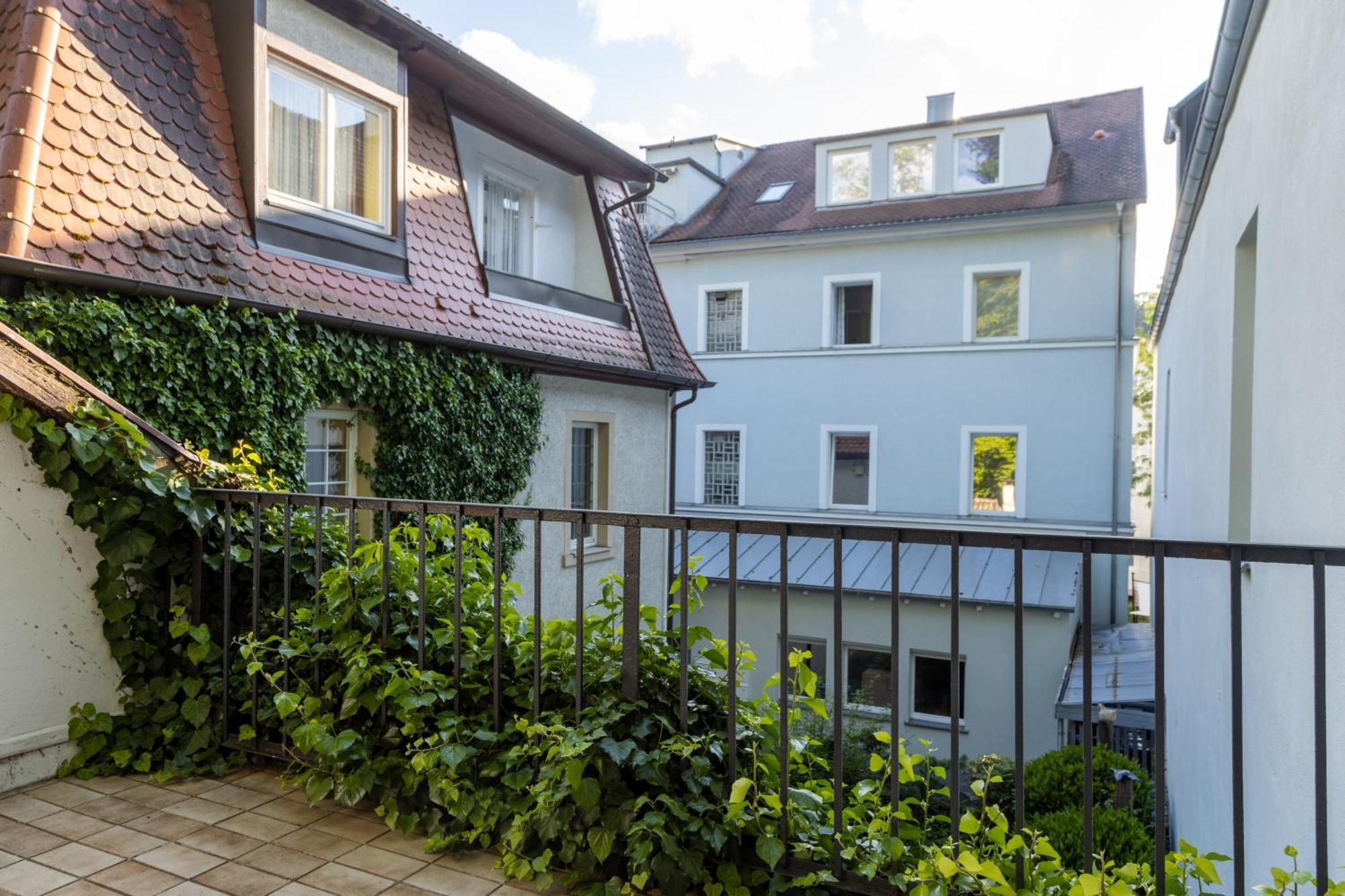 Hotel Weisses Haus Бад Кисинген Екстериор снимка