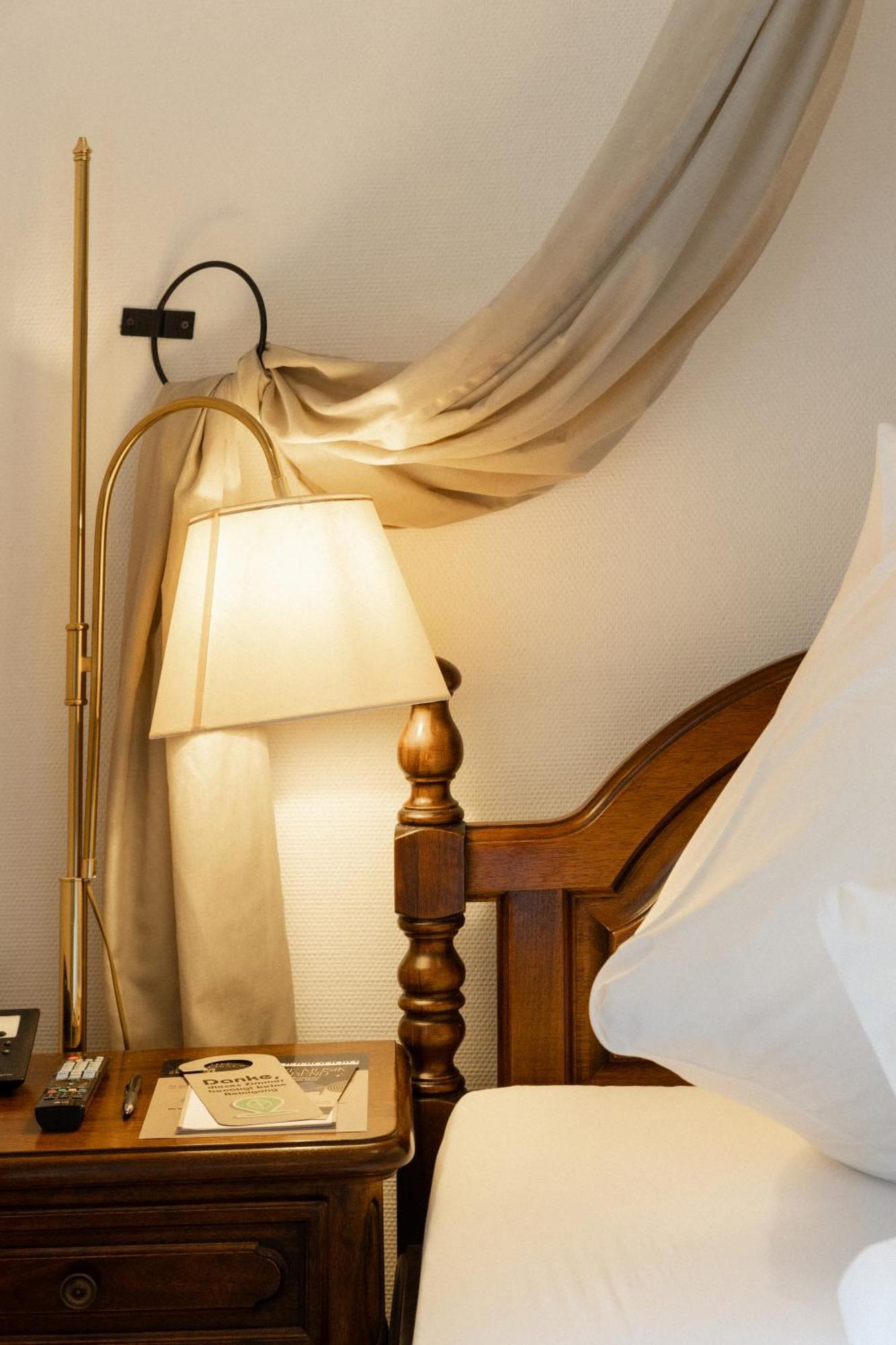 Hotel Weisses Haus Бад Кисинген Екстериор снимка