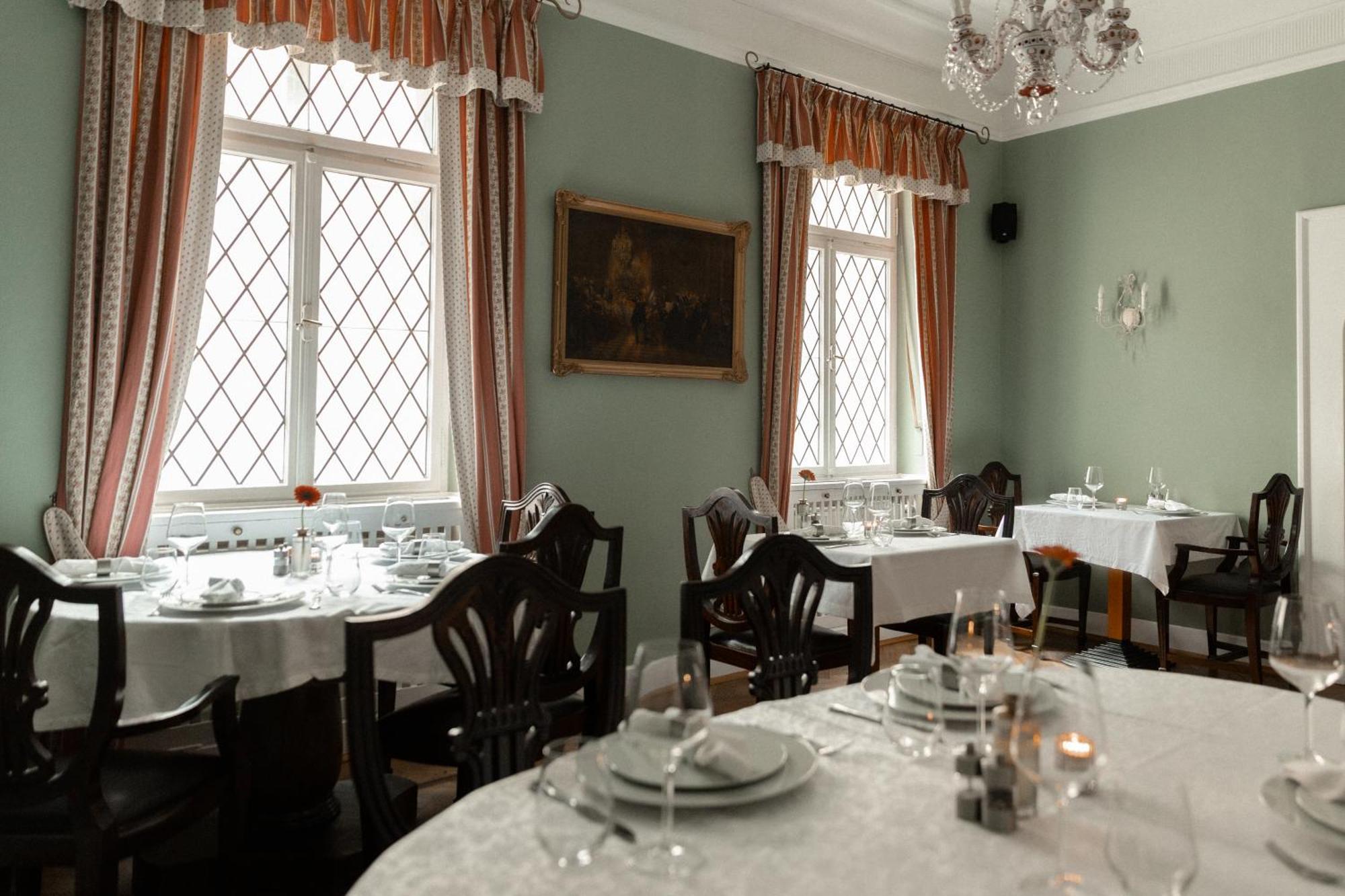 Hotel Weisses Haus Бад Кисинген Екстериор снимка