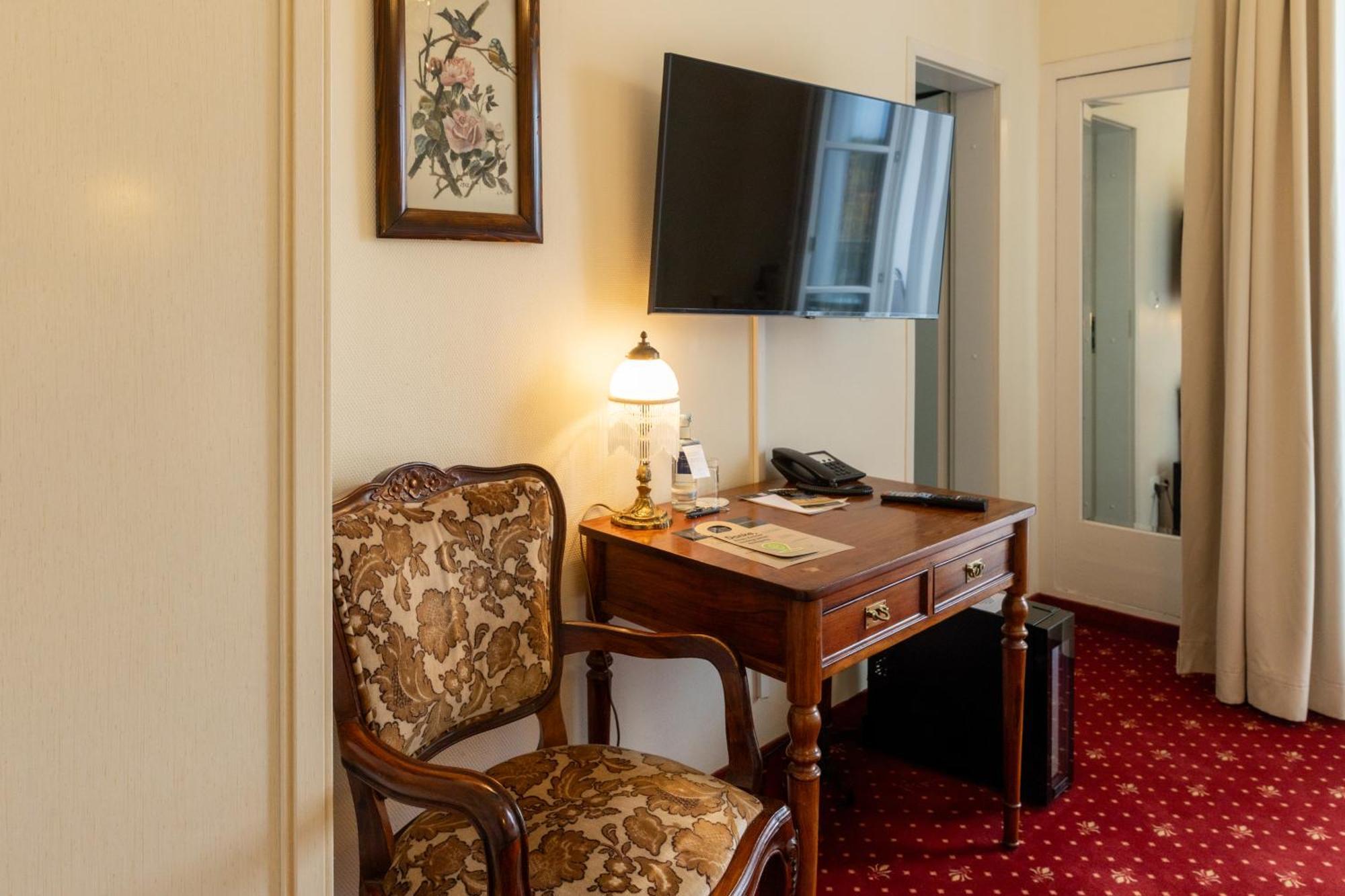 Hotel Weisses Haus Бад Кисинген Екстериор снимка