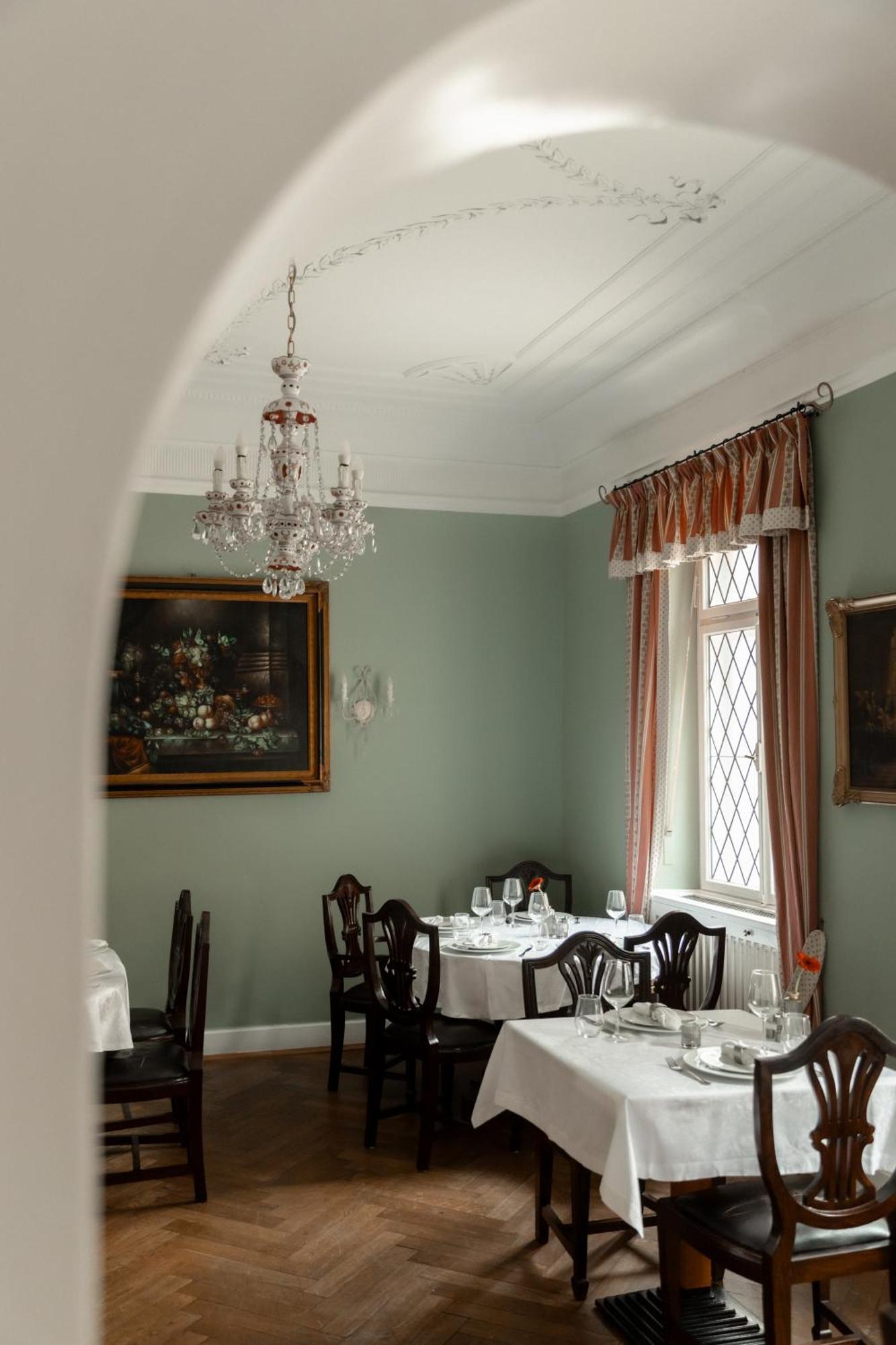 Hotel Weisses Haus Бад Кисинген Екстериор снимка