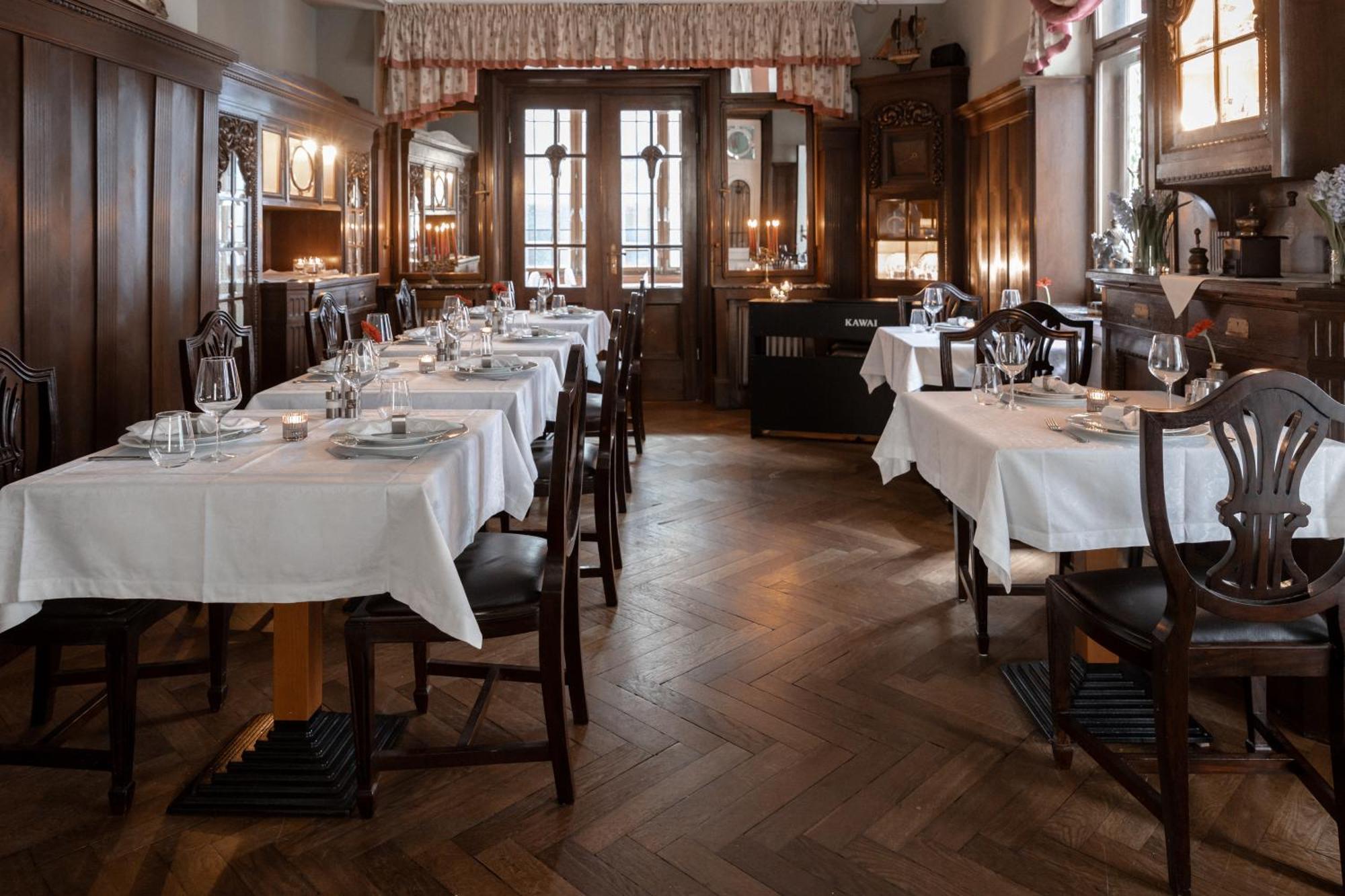 Hotel Weisses Haus Бад Кисинген Екстериор снимка